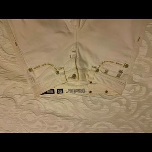 White Capri Miss me jeans. Excellent condition, used